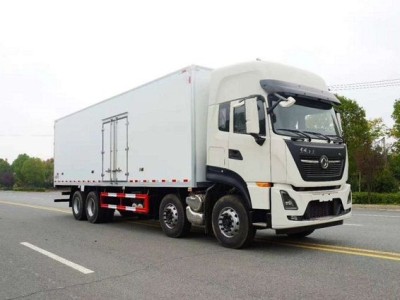 东风天龙前四后八9.6米冷藏车