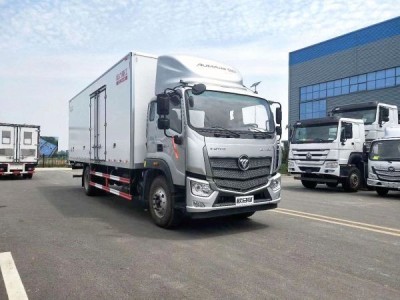 福田欧马可7.6米冷藏车