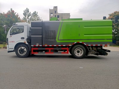 东风5方后置吸尘车